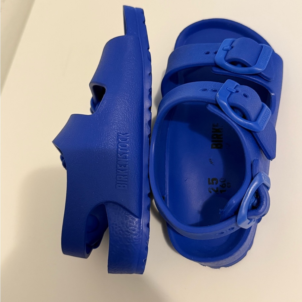 Toddler Birkenstock Arizona. Blue size 25 (runs like a 7-7.5)